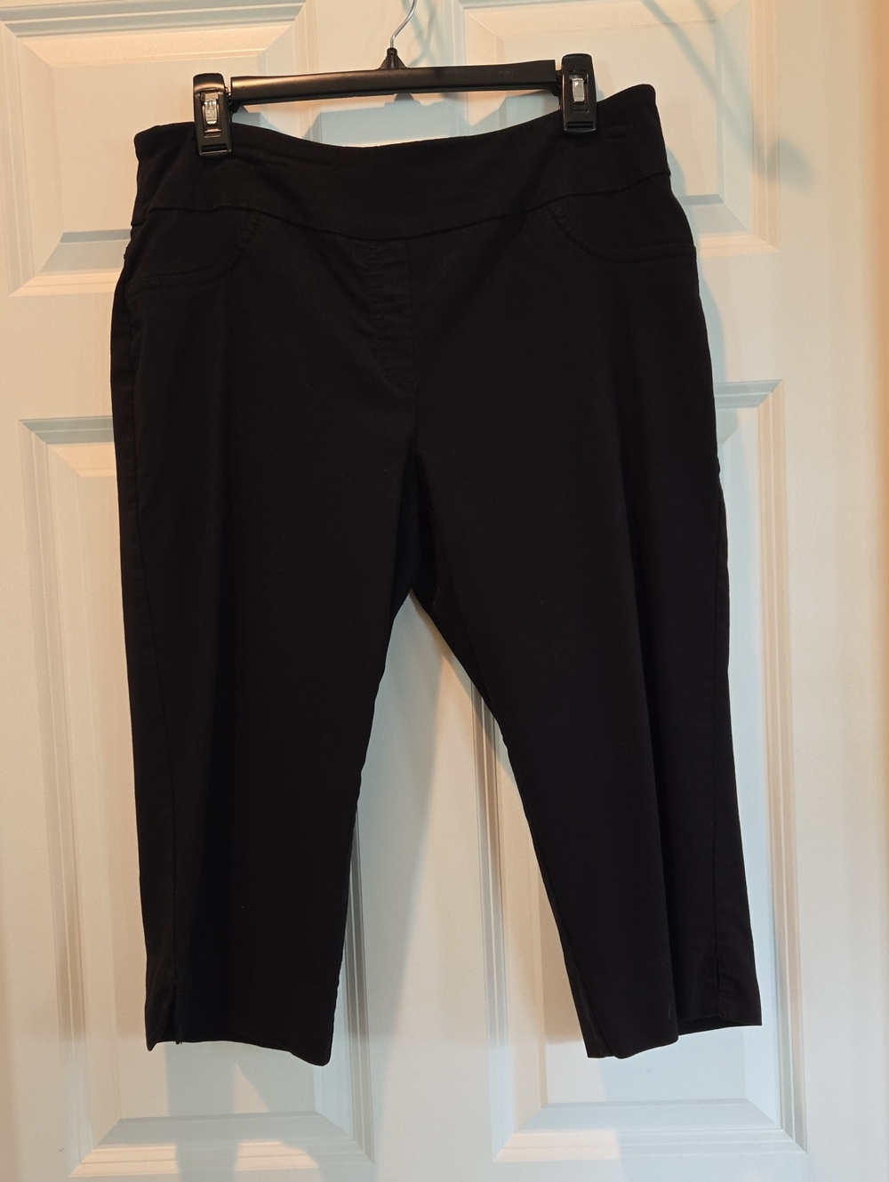 Ruby Rd. Black Capri Pants with Smooth Waistband